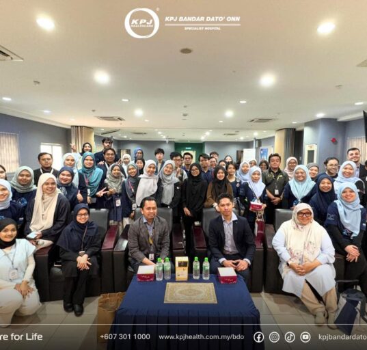 Faculty of Management University of Technology Malaysia (UTM) Invited KPJ Specialist Hospital Bandar Dato' Onn to deliver a health talk in a program