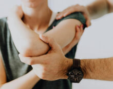 Finding the Best Tennis Elbow Doctor in Singapore – Sarah’s Story