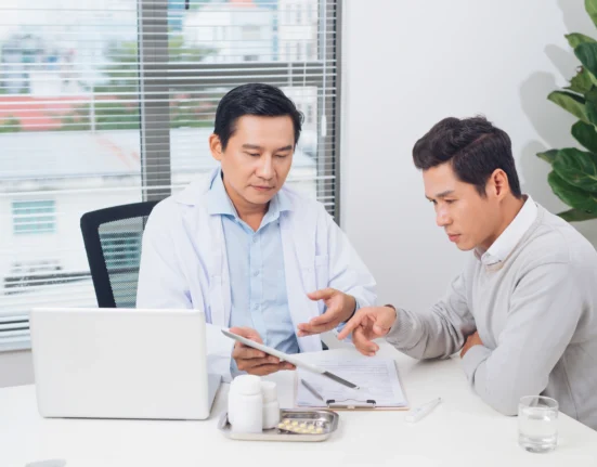 health-screening-consultation-doctor-patient