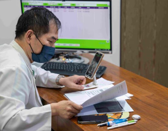 Dr Chen profile photo