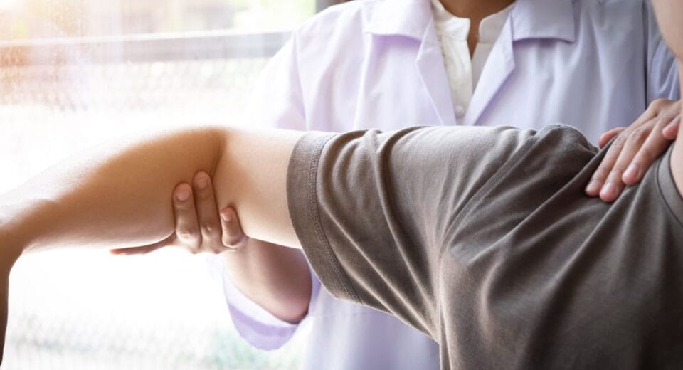 frozen shoulder physiotherapy