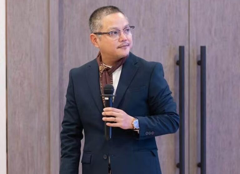 Dr Dulayanat Aranyapala, Plastic Surgeon, Bangkok